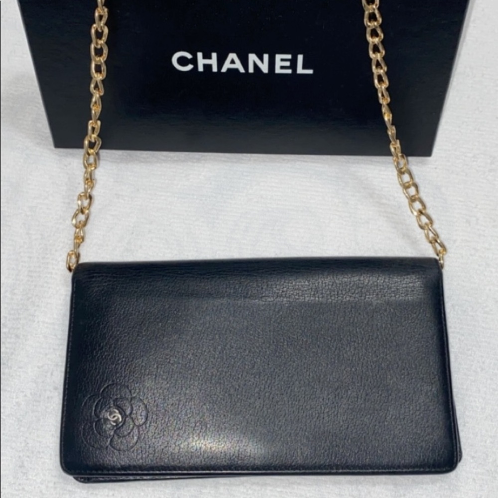 Authentic chanel wallet on chain